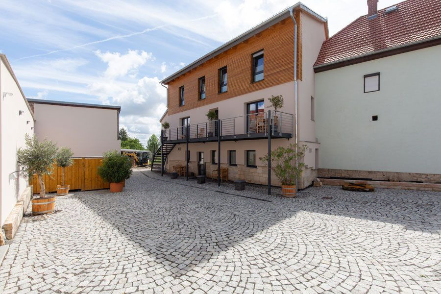 Fotos vom Apartment 3 im Ferienhaus Alte Schmiede der Familie Schlag im Weindorf Roßbach bei Naumburg im Saale-Unstrut-Weinanbaugebiet