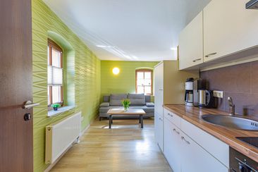 Bilder der FeWo 1 von Ferienwohnungen im Ferienhaus Schlag im Weindorf Roßbach bei Naumburg im Saale-Unstrut-Weinanbaugebiet