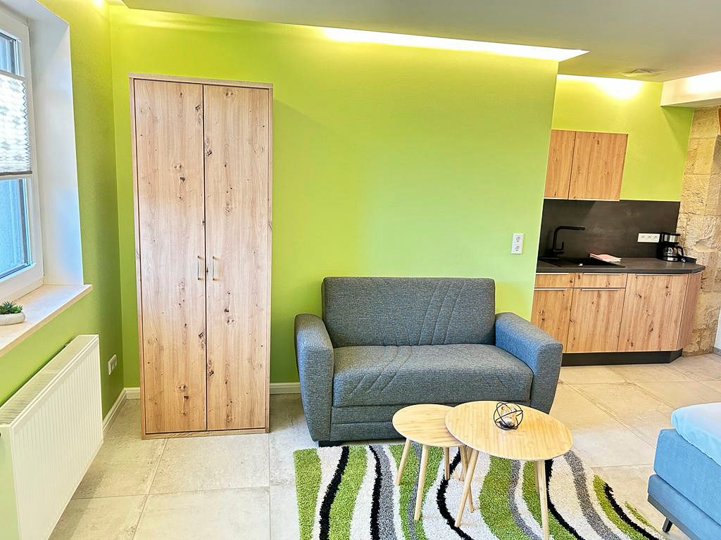 Fotos vom Apartment 2 im Ferienhaus Alte Schmiede der Familie Schlag im Weindorf Roßbach bei Naumburg im Saale-Unstrut-Weinanbaugebiet