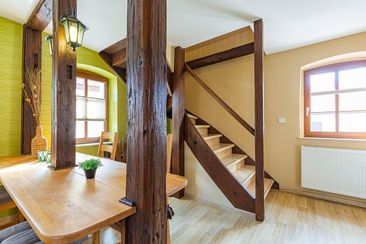 Bilder der FeWo 1 von Ferienwohnungen im Ferienhaus Schlag im Weindorf Roßbach bei Naumburg im Saale-Unstrut-Weinanbaugebiet