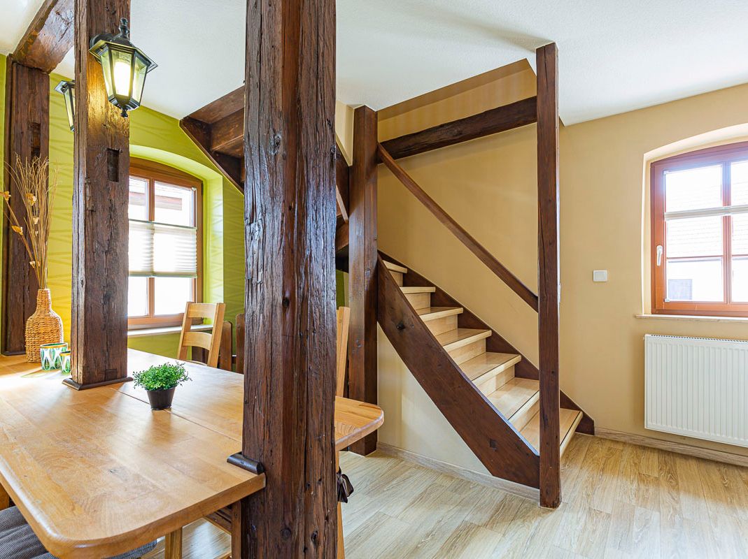 Bilder der FeWo 1 von Ferienwohnungen im Ferienhaus Schlag im Weindorf Roßbach bei Naumburg im Saale-Unstrut-Weinanbaugebiet