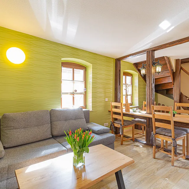 Bilder der FeWo 1 von Ferienwohnungen im Ferienhaus Schlag im Weindorf Roßbach bei Naumburg im Saale-Unstrut-Weinanbaugebiet