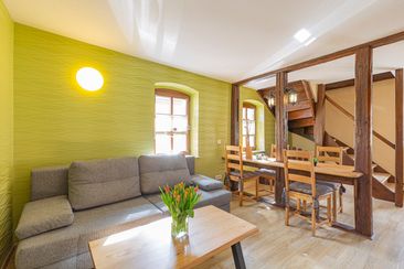 Bilder der FeWo 1 von Ferienwohnungen im Ferienhaus Schlag im Weindorf Roßbach bei Naumburg im Saale-Unstrut-Weinanbaugebiet
