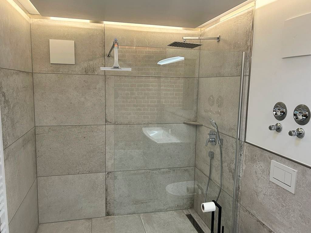 Fotos vom Apartment 3 im Ferienhaus Alte Schmiede der Familie Schlag im Weindorf Roßbach bei Naumburg im Saale-Unstrut-Weinanbaugebiet