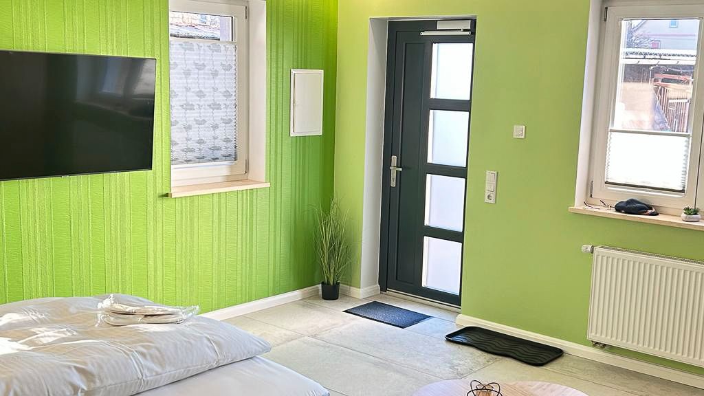 Fotos vom Apartment 2 im Ferienhaus Alte Schmiede der Familie Schlag im Weindorf Roßbach bei Naumburg im Saale-Unstrut-Weinanbaugebiet