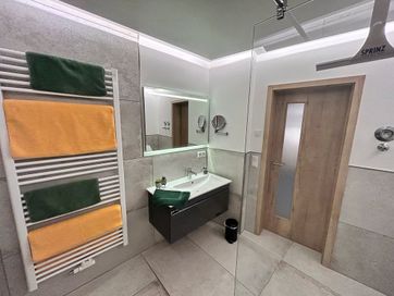 Fotos vom Apartment 1 im Ferienhaus Alte Schmiede der Familie Schlag im Weindorf Roßbach bei Naumburg im Saale-Unstrut-Weinanbaugebiet