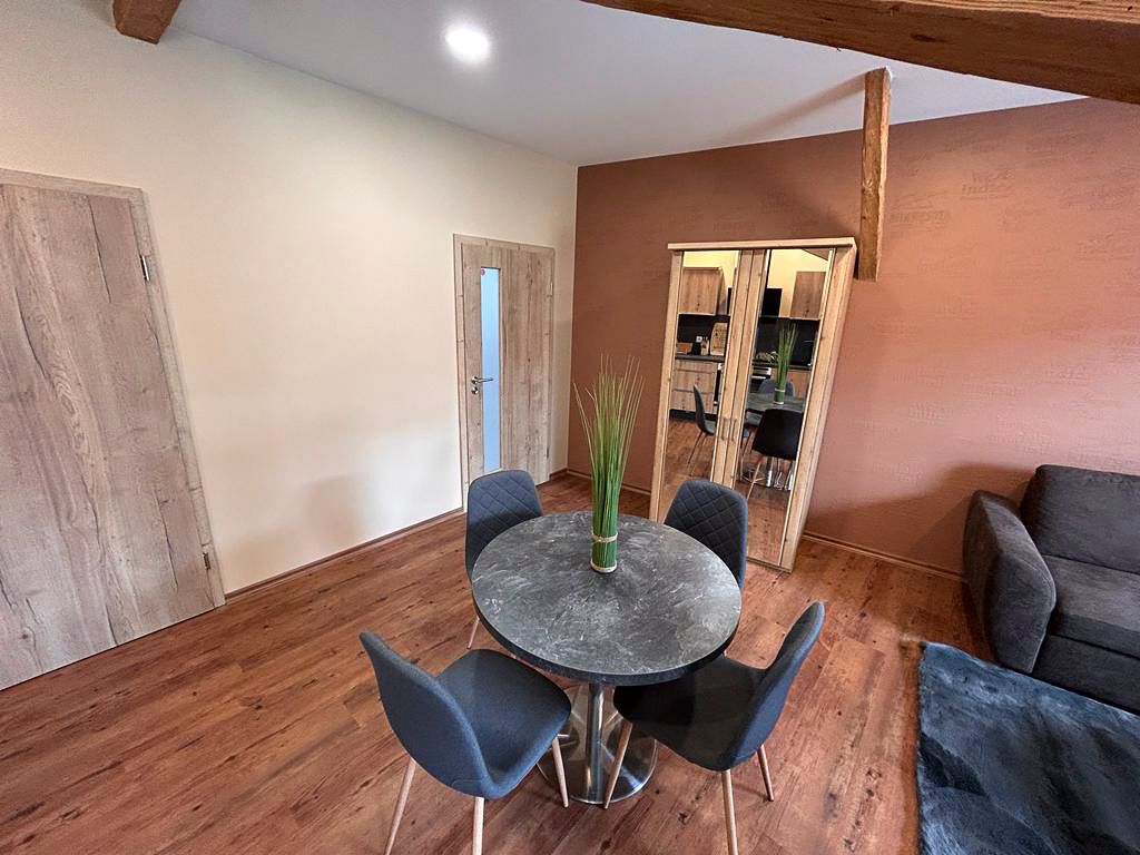 Fotos vom Apartment 5 im Ferienhaus Alte Schmiede der Familie Schlag im Weindorf Roßbach bei Naumburg im Saale-Unstrut-Weinanbaugebiet