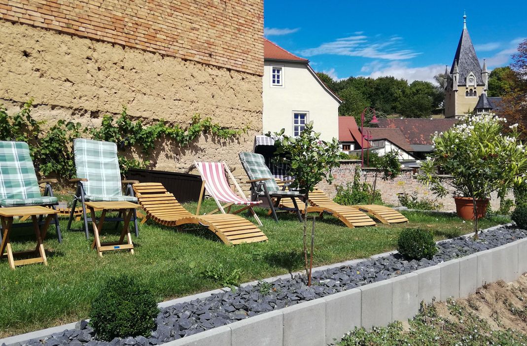 Fotos - Ferienwohnungen im Ferienhaus Schlag im Weindorf Roßbach bei Naumburg im Saale-Unstrut-Weinanbaugebiet