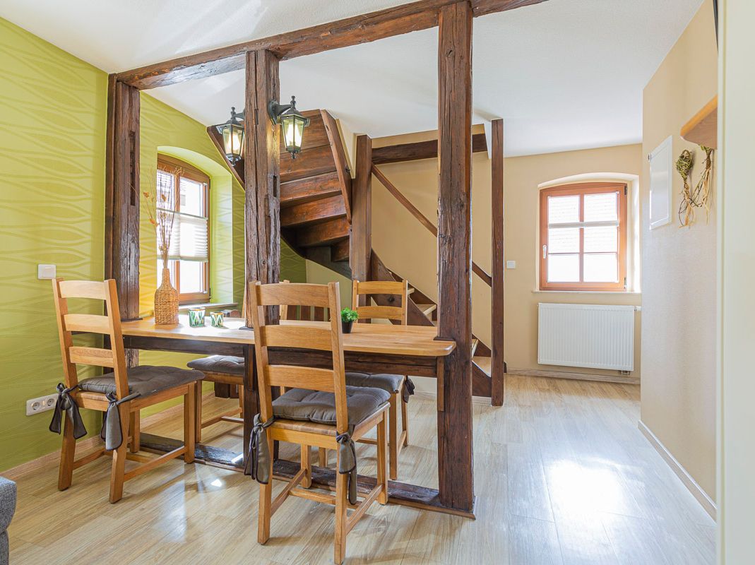 Bilder der FeWo 1 von Ferienwohnungen im Ferienhaus Schlag im Weindorf Roßbach bei Naumburg im Saale-Unstrut-Weinanbaugebiet